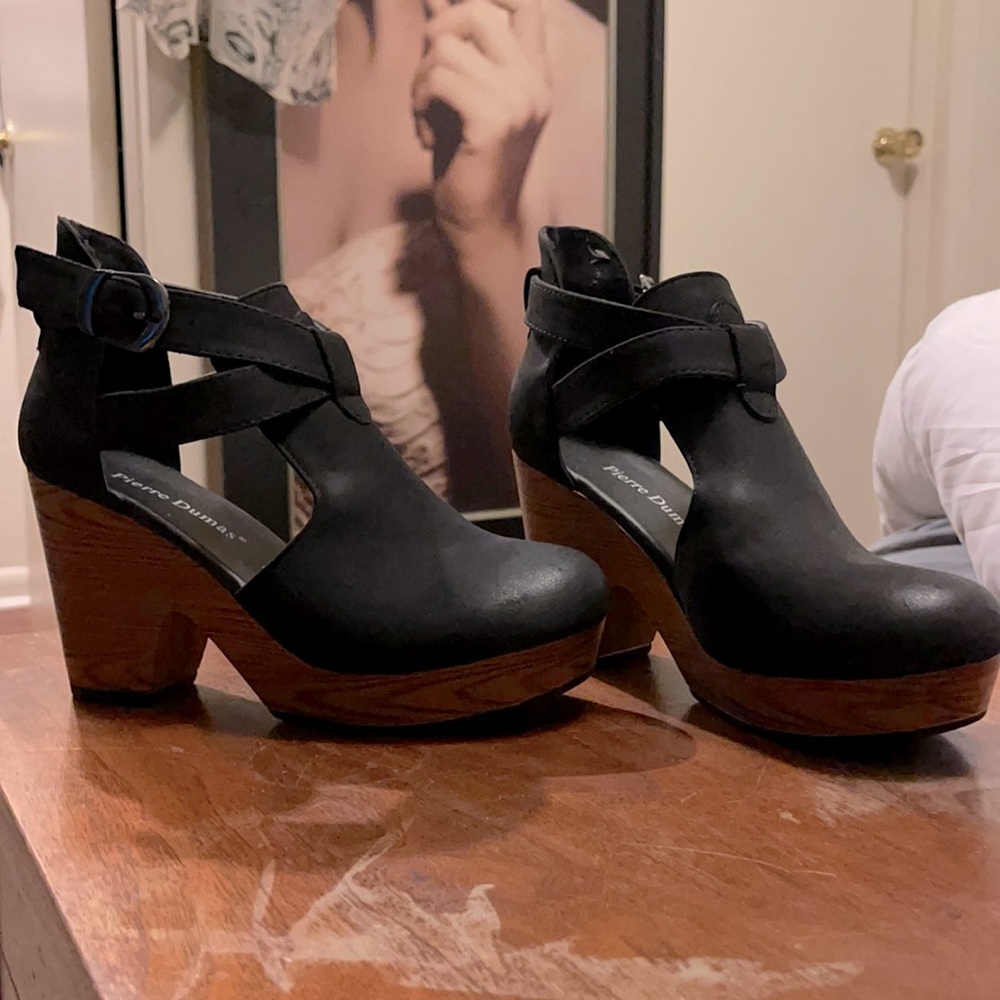 Worn once. Pierre Dumas